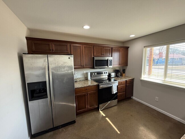 Building Photo - Nowells Subdivision Town Homes - Fully Furnished and Utilities Included