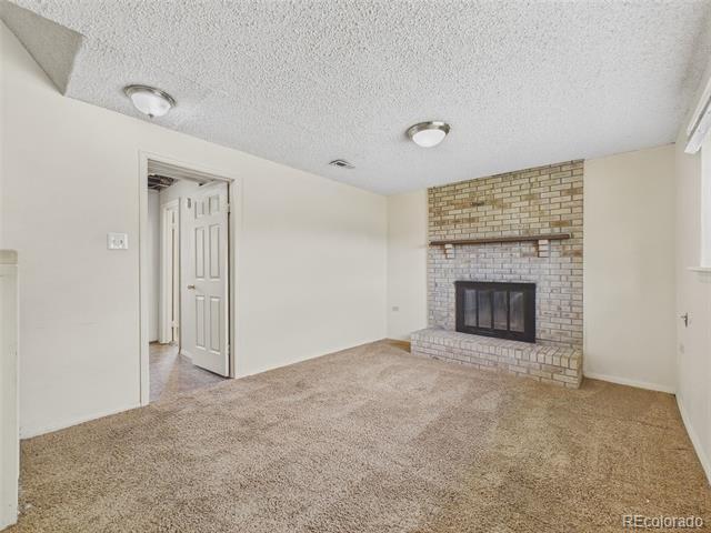 Building Photo - 904 S Uravan St