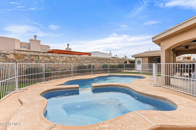 Building Photo - 3824 Tierra Lisboa Ln