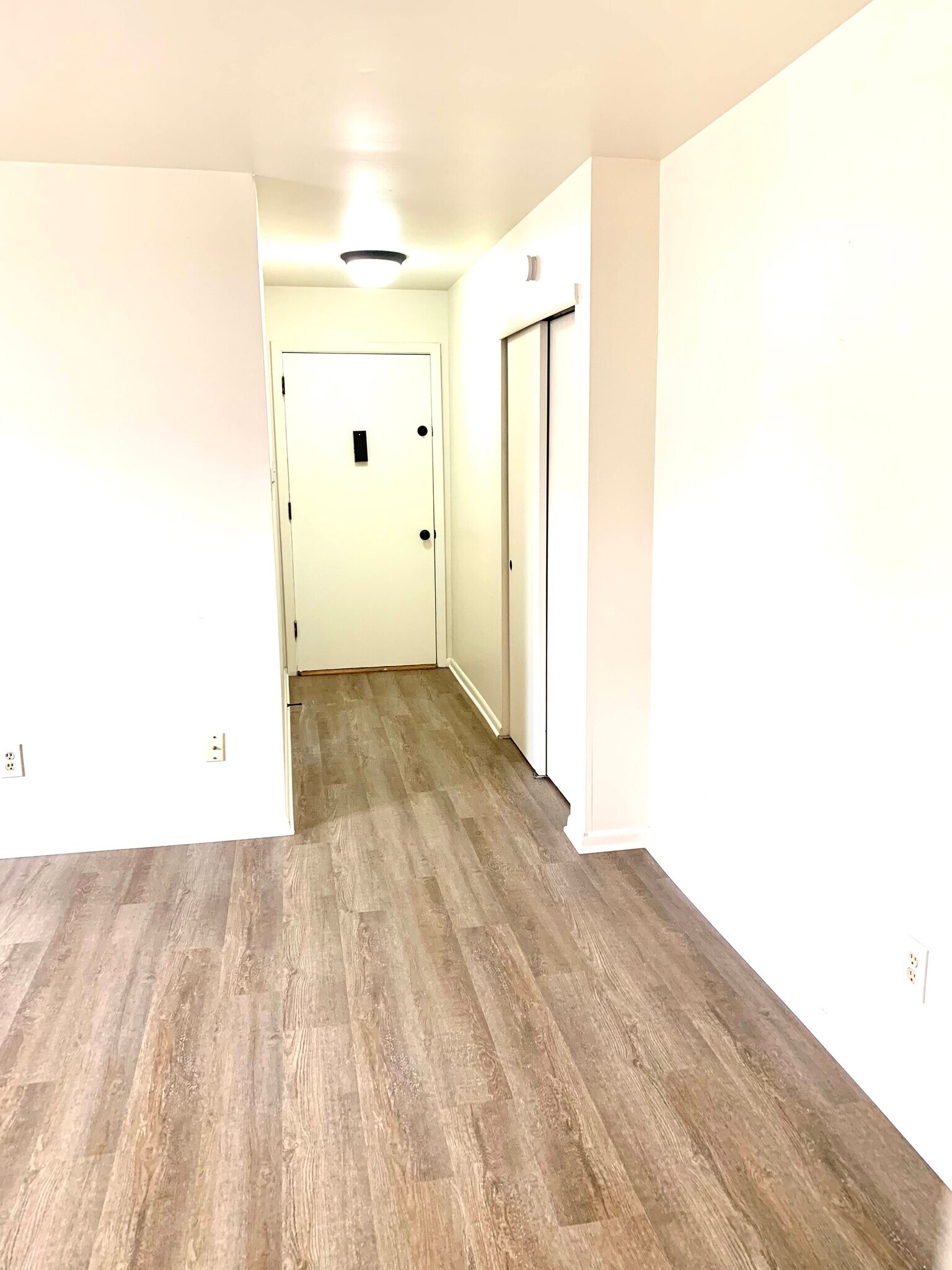 Building Photo - 335 E Lancaster Ave