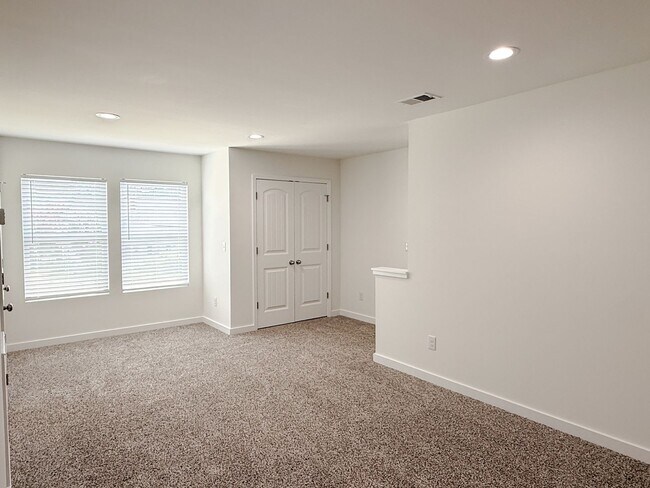 Building Photo - 614 Buncombe St