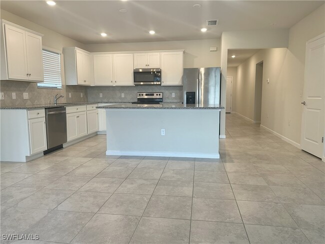 Building Photo - 16037 Beachberry Dr