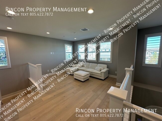 Building Photo - ROOM IN LARGE HOUSE FOR RENT!!! Bathroom a...