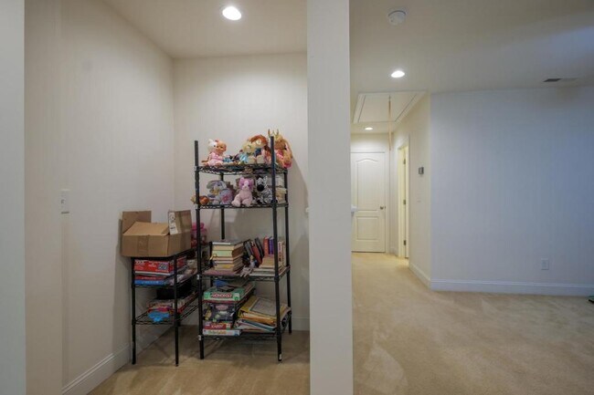 Building Photo - 411 Alamosa Pl