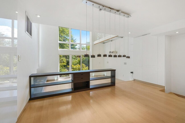 Building Photo - 3927 Georgetown Ct NW