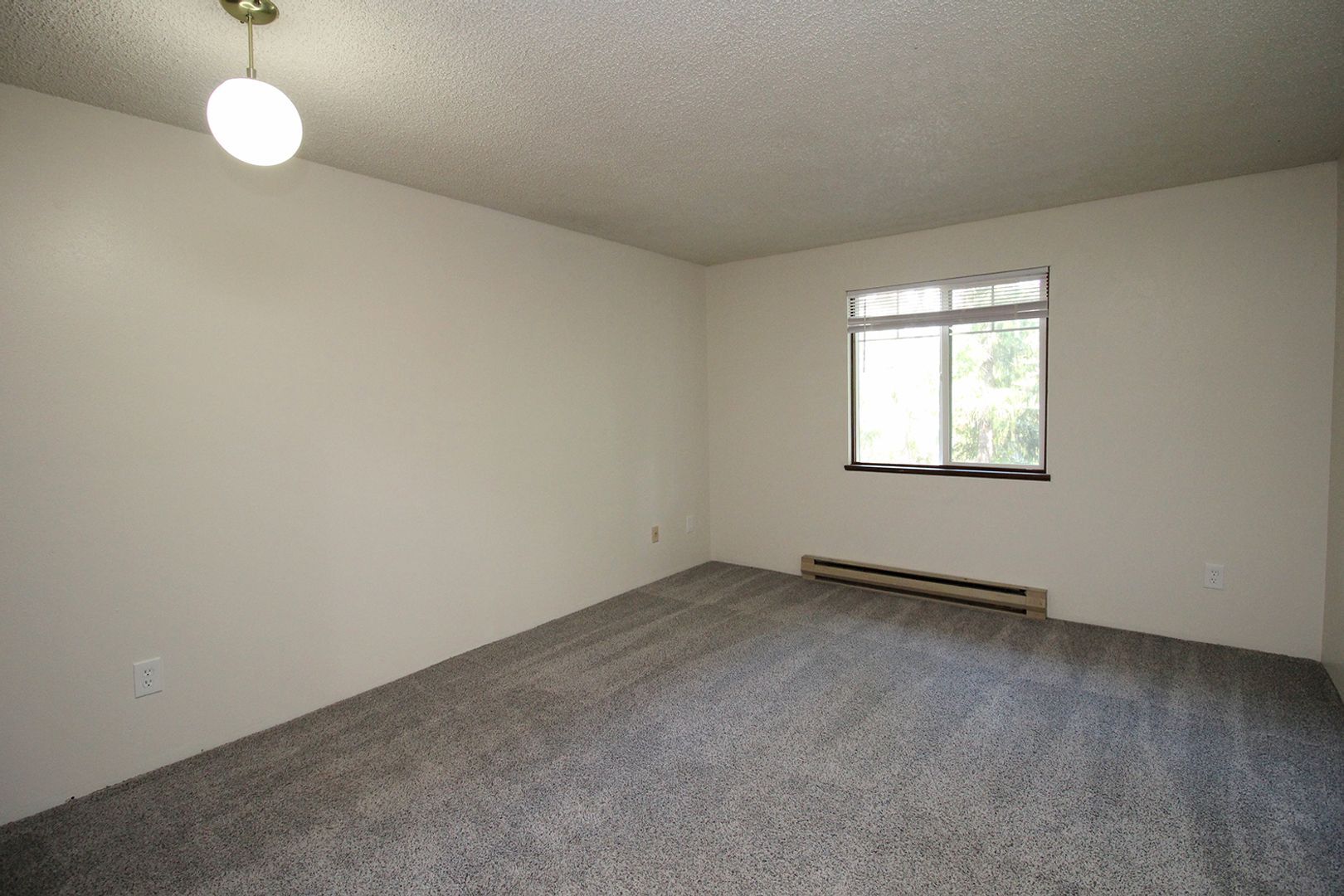 Building Photo - 5704 SW Beaverton Hillsdale Hwy