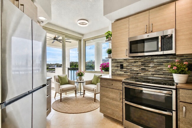 Building Photo - 941 Seddon Cove Way