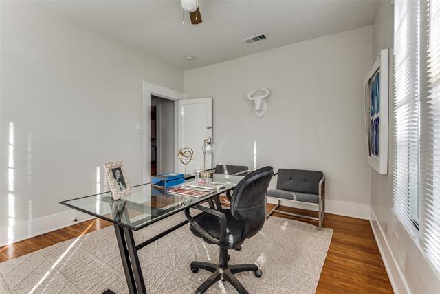 Building Photo - 517 S Vernon Ave