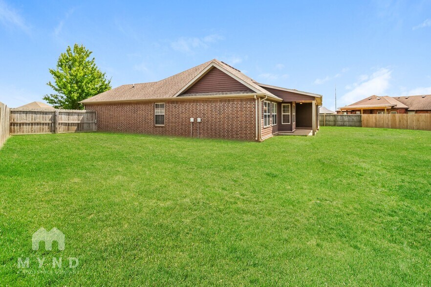 Building Photo - 430 Ravenna Dr