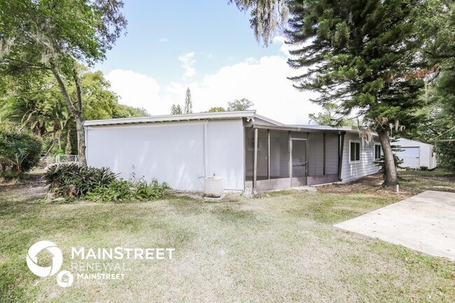 Building Photo - 2120 Rogers Ave