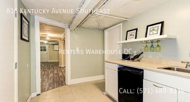 Building Photo - 816 Kentucky Ave SE