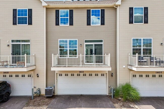 Building Photo - 1611 Bentz Way