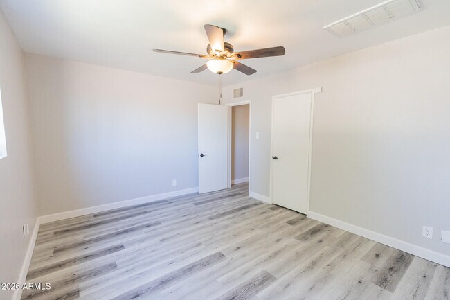 Building Photo - 1305 W Romo Jones St