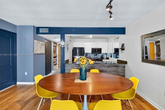 Primary Photo - 1200 Brickell Bay Dr