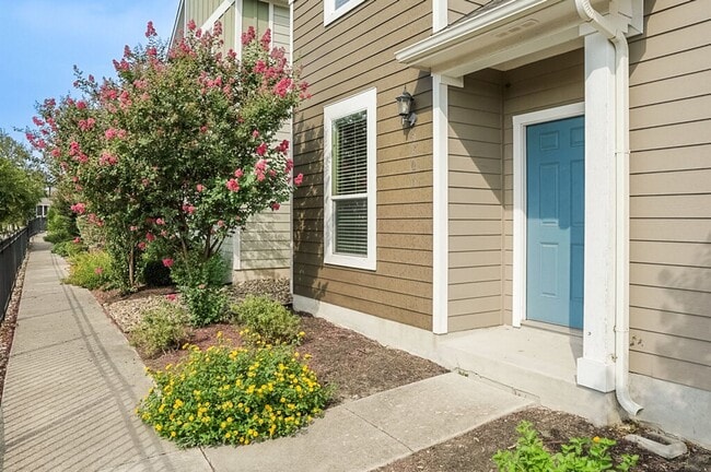 Building Photo - 5306 Golden Canary Ln