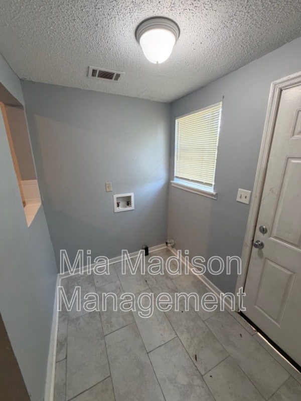 Building Photo - 1419 Richards St