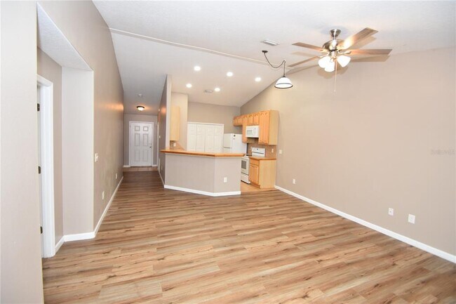 Building Photo - 7 Ryarbor Dr
