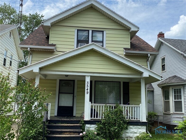 Building Photo - 3549 Hazelhurst Ave