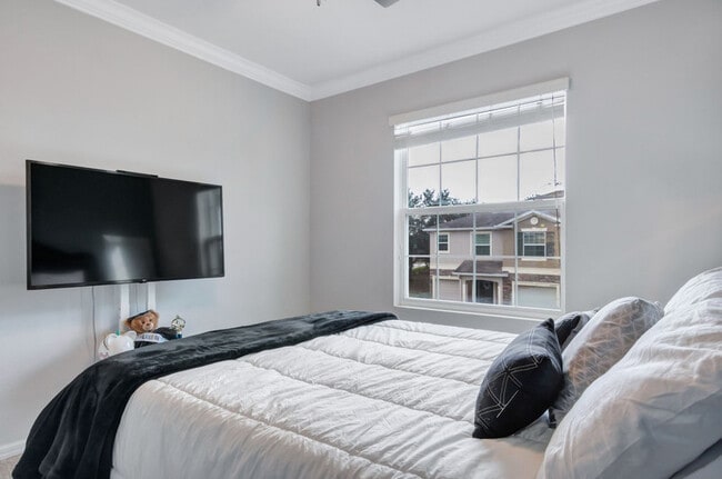 Building Photo - 10424 Red Carpet Ct