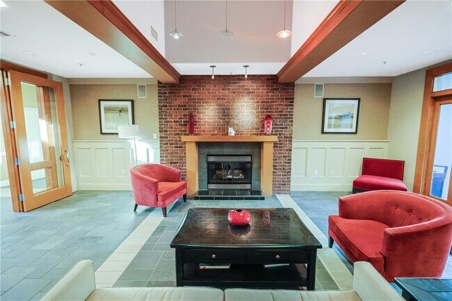 Building Photo - 1000 Providence Pl