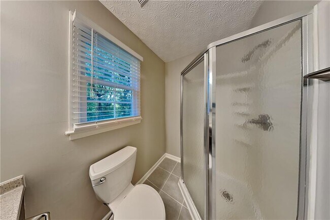 Building Photo - 5225 Shadow Wood Dr