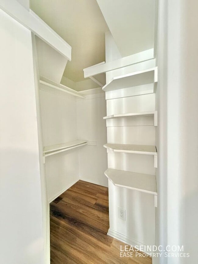 Building Photo - 513 N Street NW-