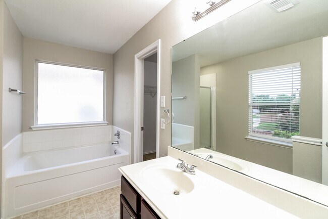 Building Photo - 439 Remington Park Ct