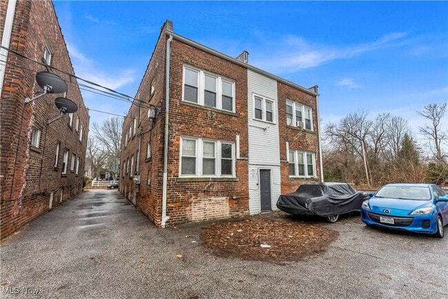 Building Photo - 13601 Othello Ave