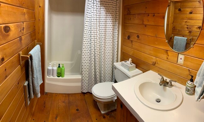 Building Photo - 25 Abena Shores Rd