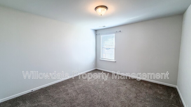 Building Photo - 993 Deaton Dr