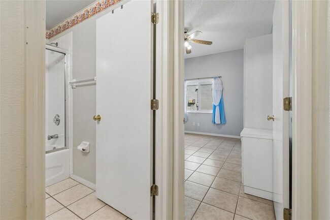 Building Photo - 12803 Longcrest Dr