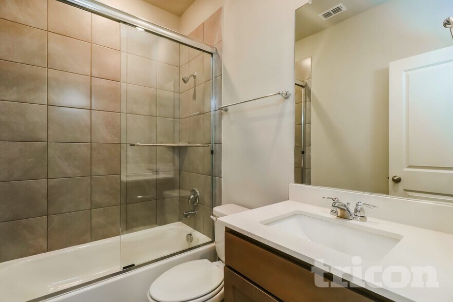 Building Photo - 1557 Mexican Heather Dr