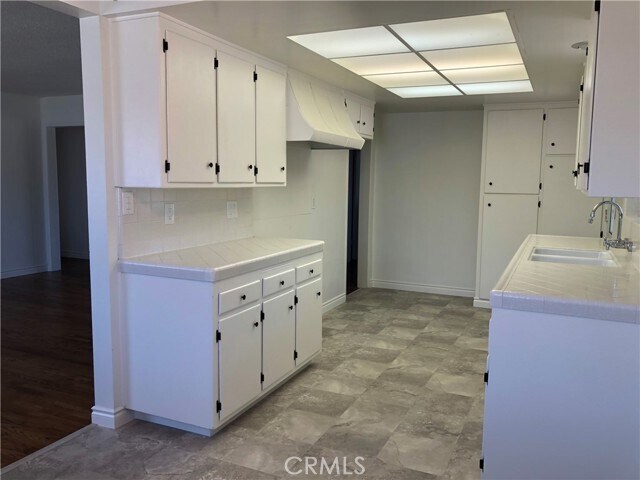 Building Photo - 27239 Crest St