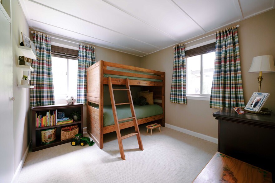 Bedroom 2 - 1301 Gahant Rd