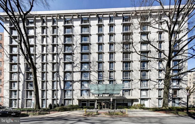 Building Photo - 950 25th St NW