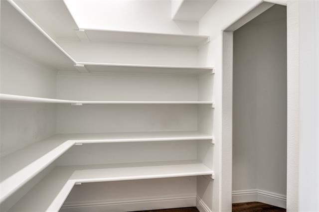 Building Photo - 513 Montrose Dr