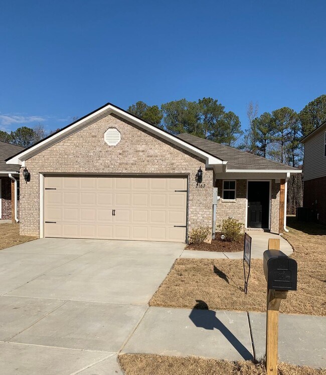 Building Photo - Move Into Comfort — 3 Bedroom / 2 Bathroom Home in Cullman Available August 22nd