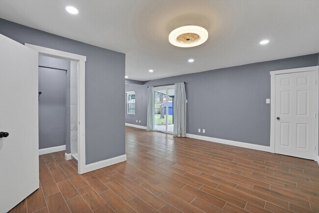 Building Photo - 13333 Challaburton Dr