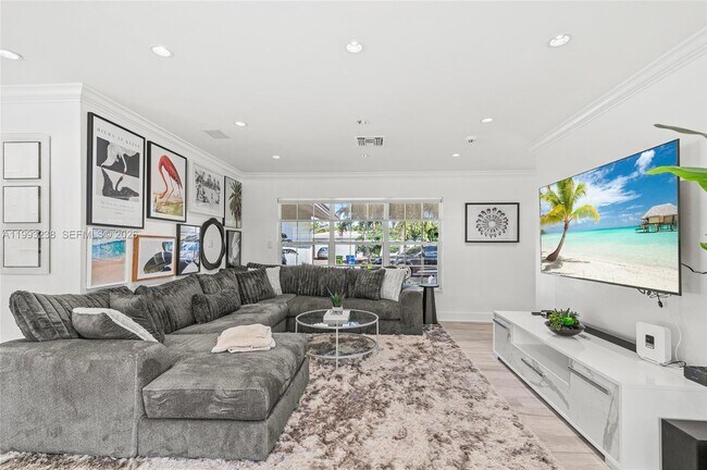 Building Photo - 2207 NE 16th Ave