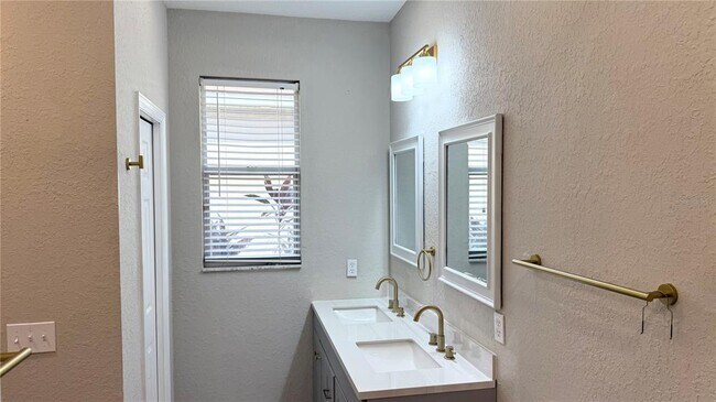 Building Photo - 5432 Hogan Ln