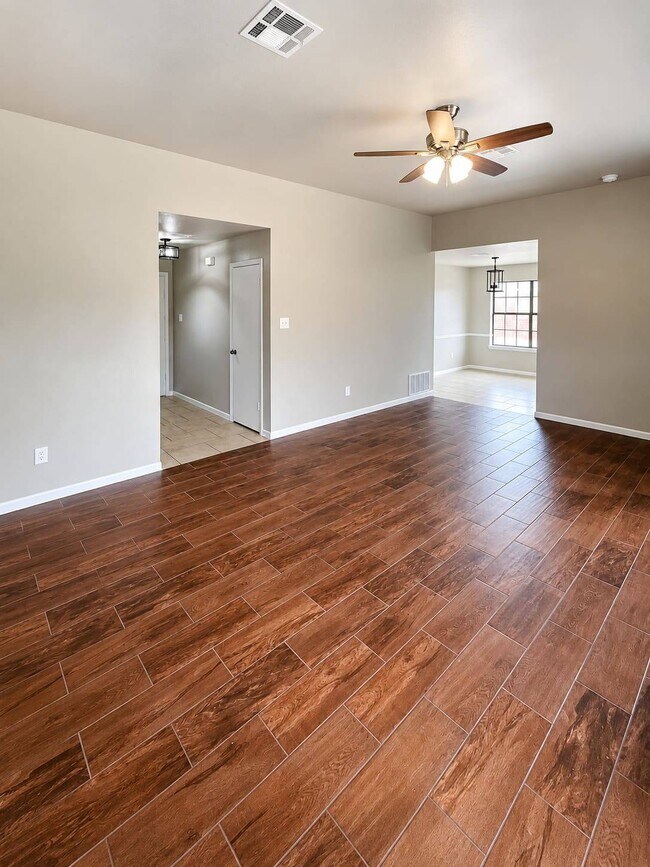 Building Photo - 1804 Moonstone Dr