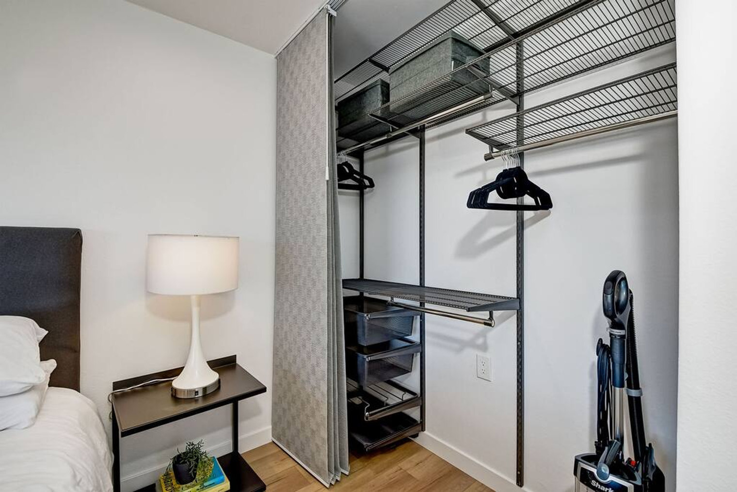 Building Photo - 266 Gloxina St