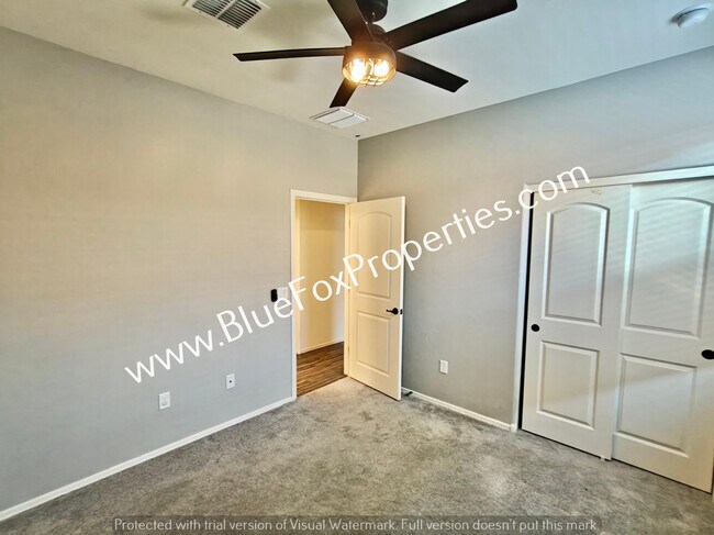 Building Photo - 7926 S Golden Bell Dr