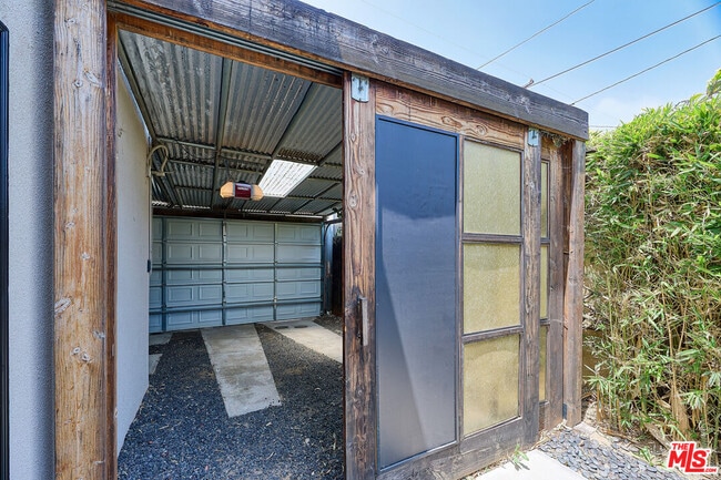 Building Photo - 519 1/2 San Juan Ave