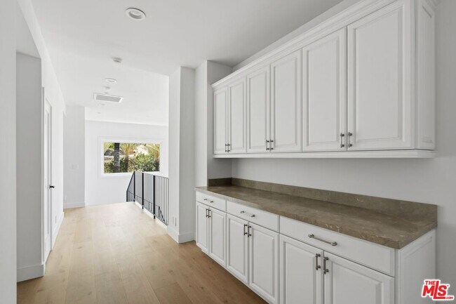 Building Photo - 16802 Cll De Sarah