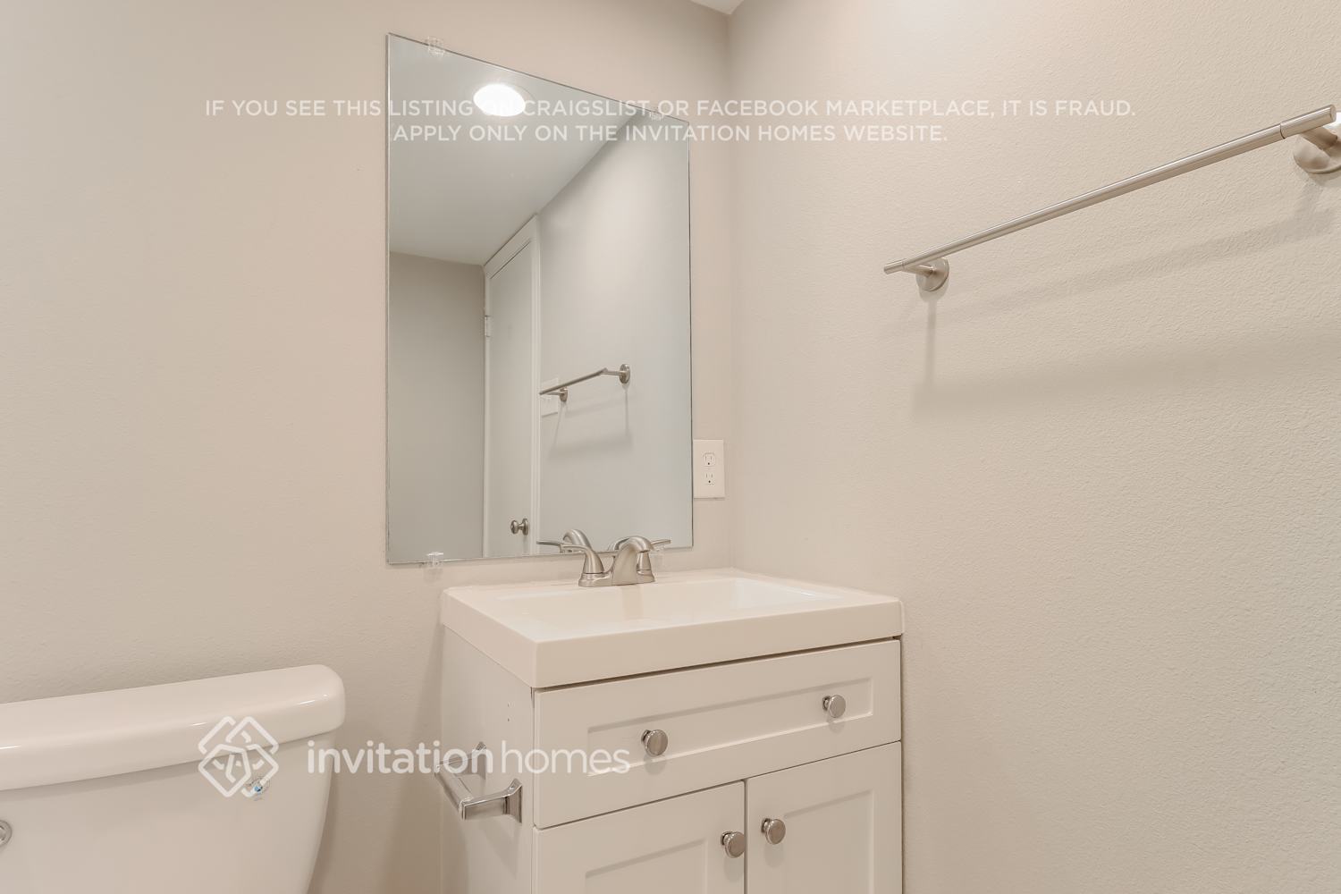 Building Photo - 425 Birchwood Dr