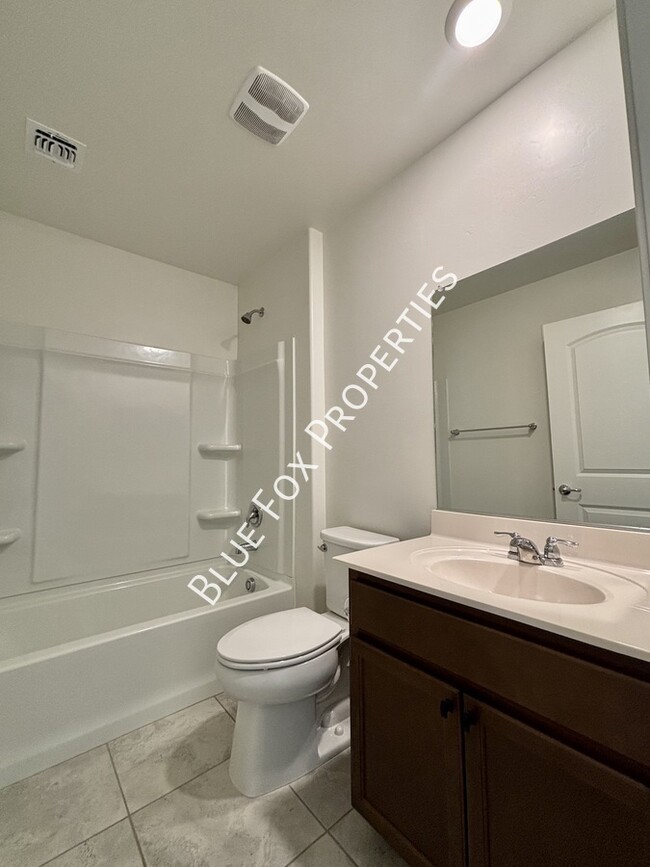 Building Photo - 8823 E Stone Meadow Cir