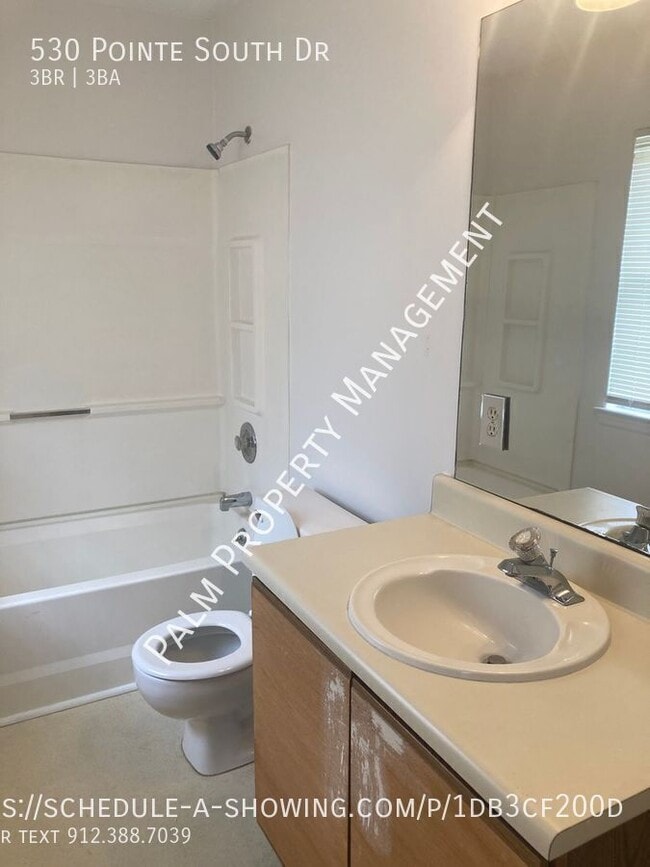 Building Photo - 530 Pointe S Dr