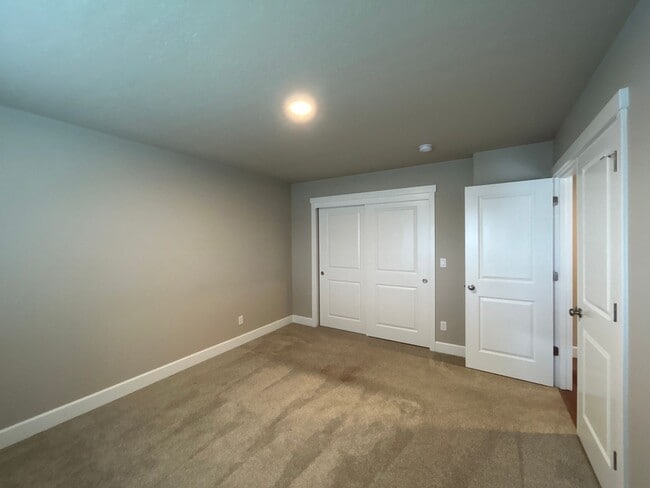 Building Photo - Beautiful 3 Bedroom / 2 Bathroom Home in S...