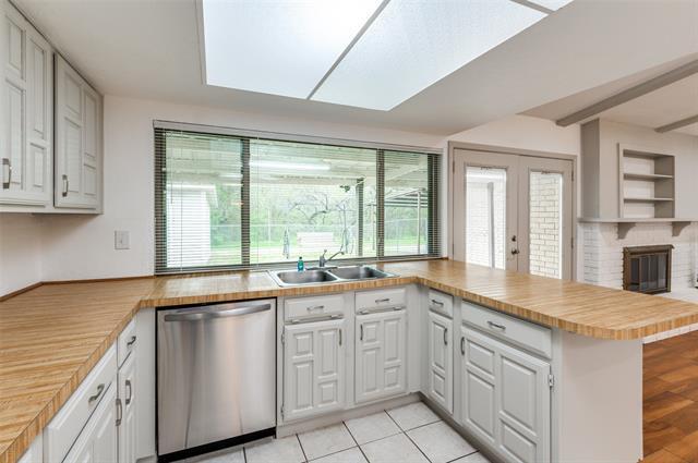 Building Photo - 2214 Grapevine Ln